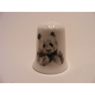 Pandabeer afbeelding op een porselein vingerhoedje