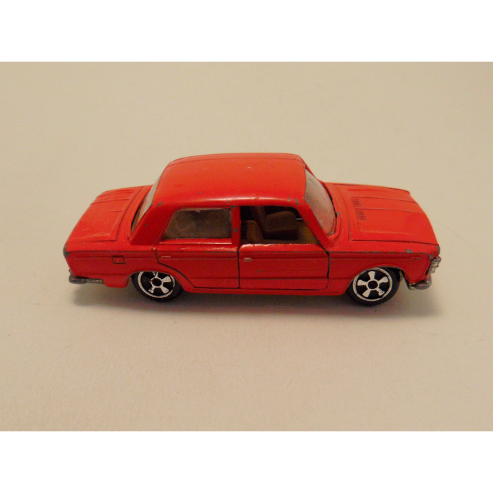 Fiat 125 sedan 1:43 rood 8578