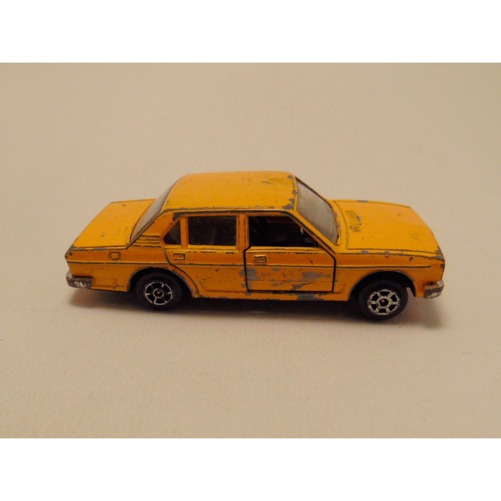 Fiat 132 1:43 geel