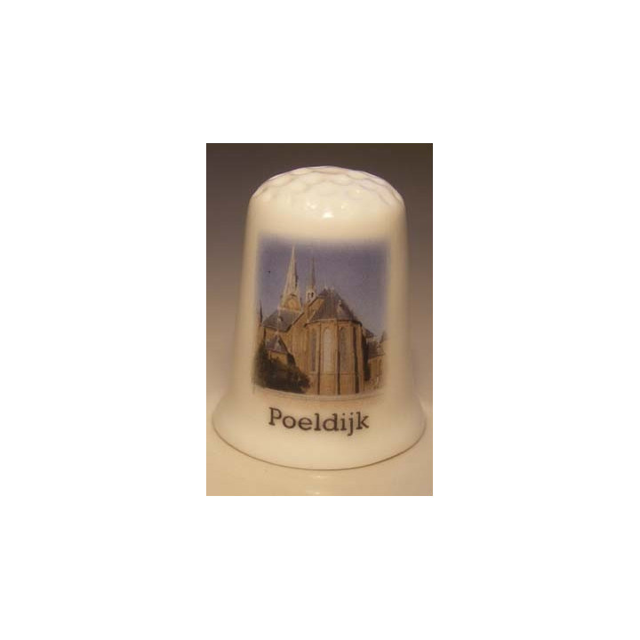 Poeldijk op een porselein vingerhoedje
