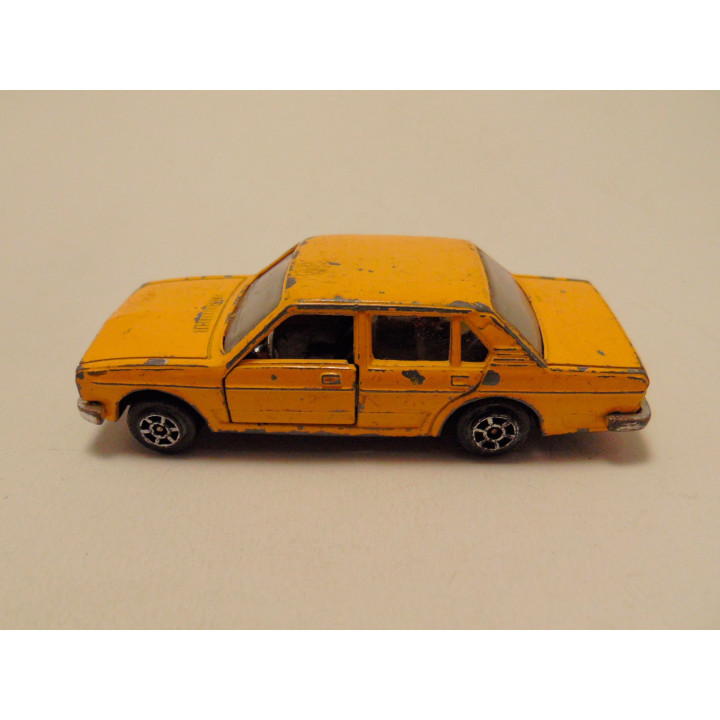 Fiat 132 1:43 geel
