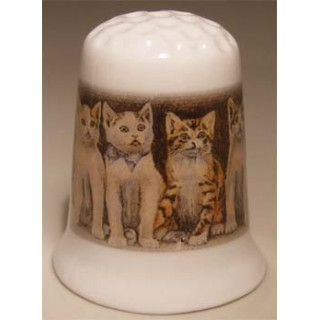 Poezen op een porselein vingerhoedje nr03