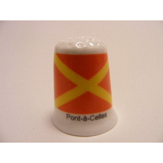 Pont-a-Celles vlag Belgie op een porselein vingerhoedje