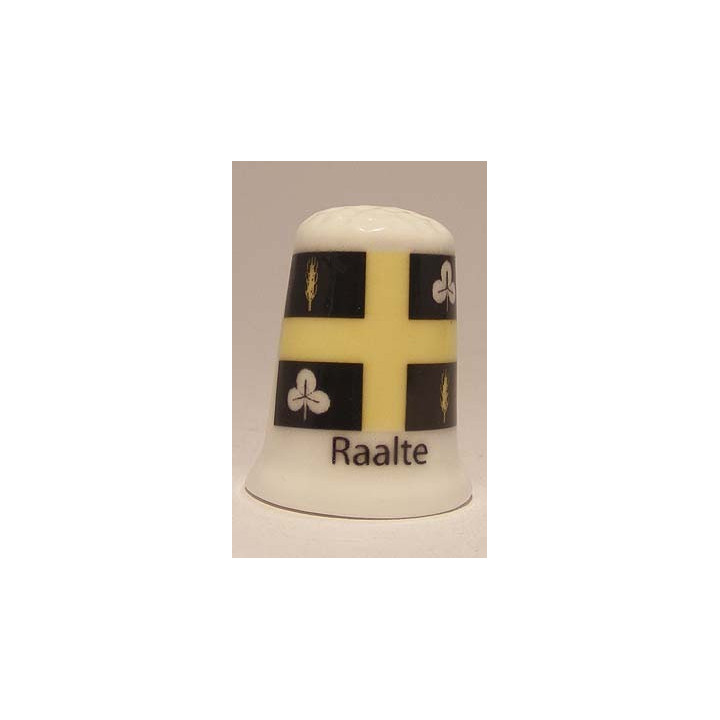 Raalte Nederlandse gemeentevlag op een porselein vingerhoedje