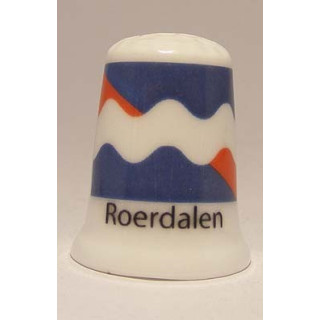 Roerdalen Nederlandse gemeentevlag op een porselein vingerhoedje