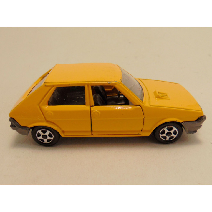 Fiat Ritmo 65 1:43 Mebetoys Mattel geel