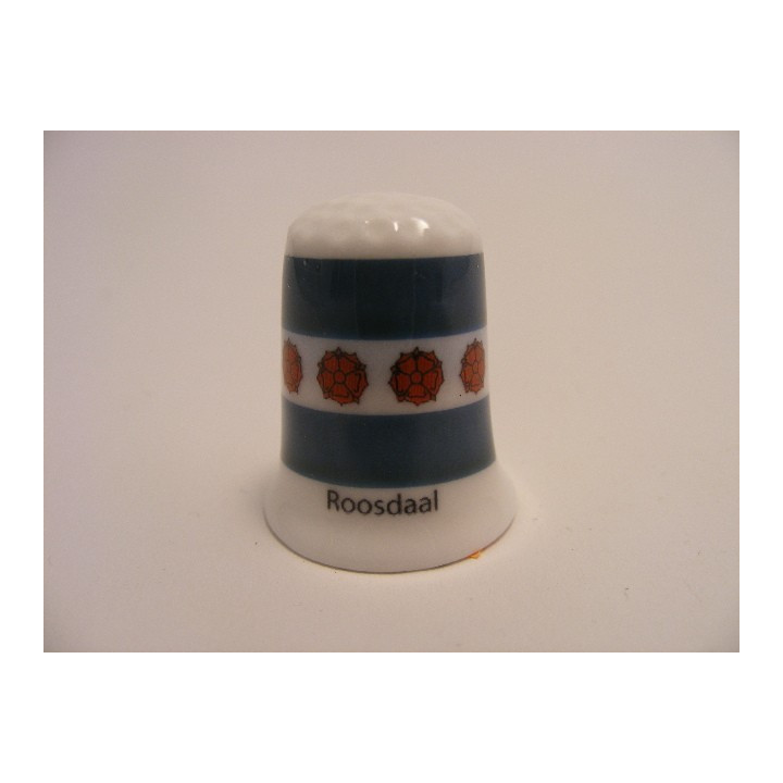 Roosdaal vlag Belgie op een porselein vingerhoedje