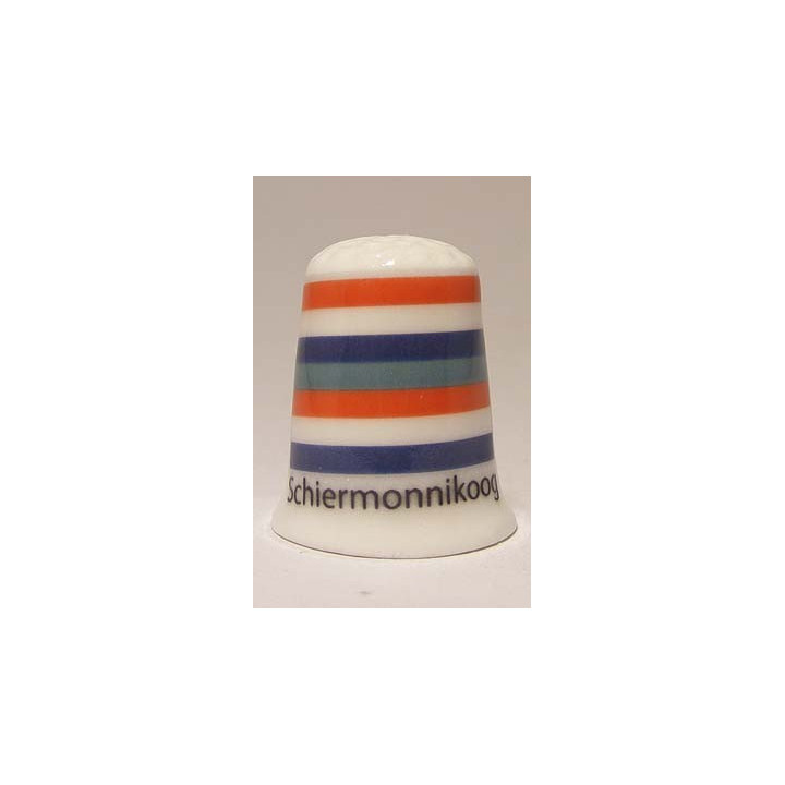Schiermonnikoog Nederlandse gemeentevlag op een porselein vingerhoedje