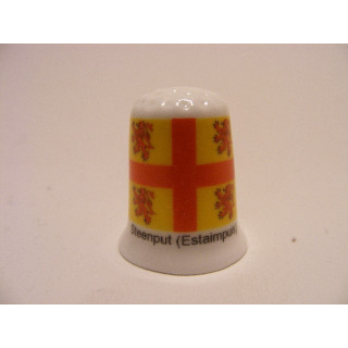 Steenput gemeente vlag in Belgie op een porselein vingerhoedje