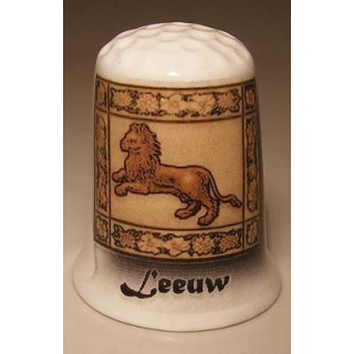 Sterrenbeeld Leeuw op een porselein vingerhoedje