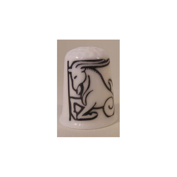 Sterrenbeeld Steenbok op een porselein vingerhoedje