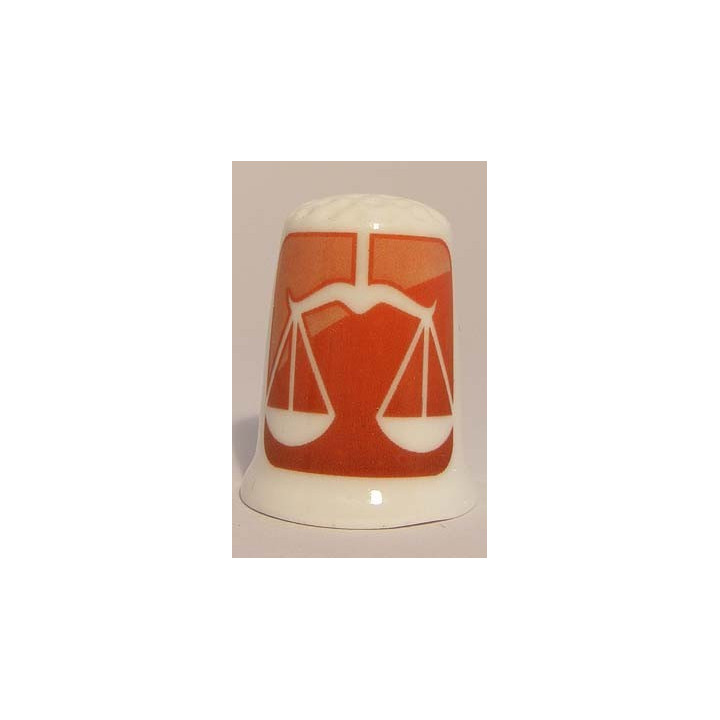 Sterrenbeeld Weegschaal horoscoop op een porselein vingerhoedje