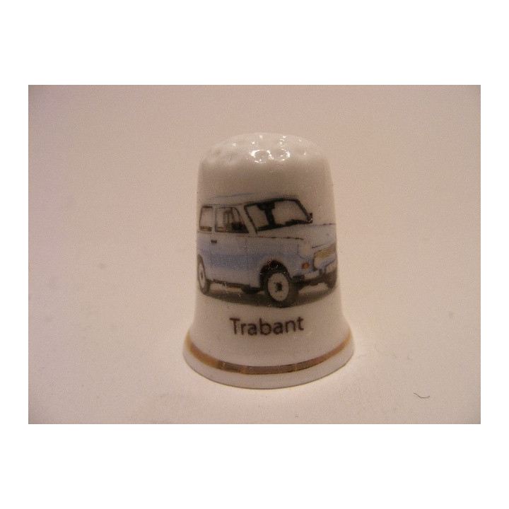 Trabant P601 met goud randje op een porselein vingerhoedje