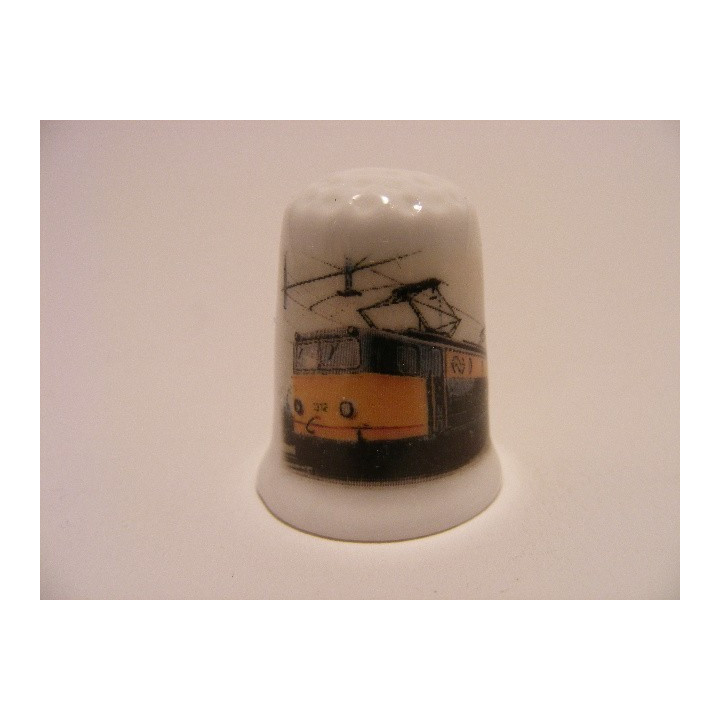 Trein NS op een porselein vingerhoedje