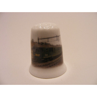 Trein op een porselein vingerhoedje