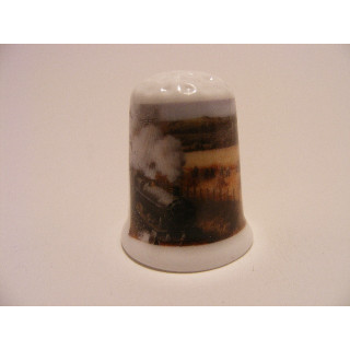 Trein stoomtrein op een porselein vingerhoedje