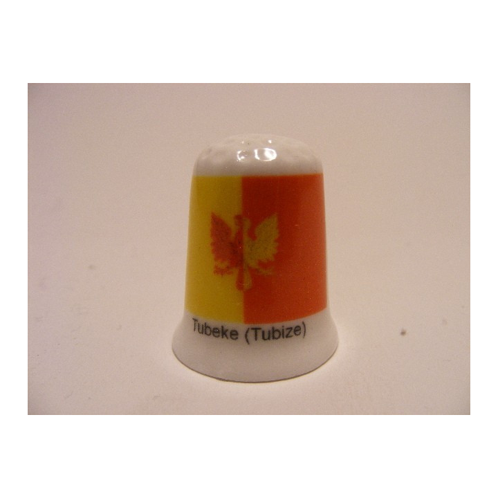 Tubeke gemeente vlag in Belgie op een porselein vingerhoedje