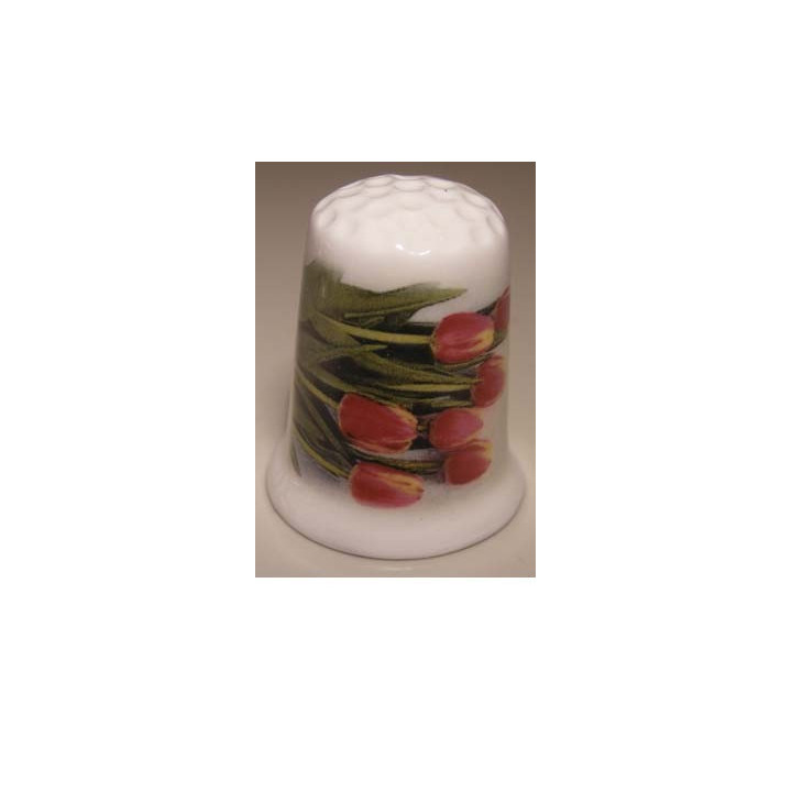 Tulpen bloem op een porselein vingerhoedje