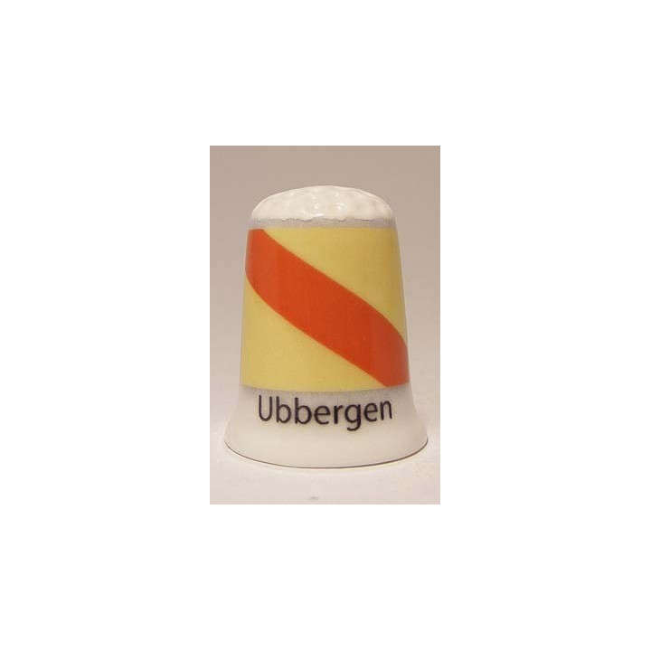 Ubbergen Nederlandse gemeentevlag op een porselein vingerhoedje
