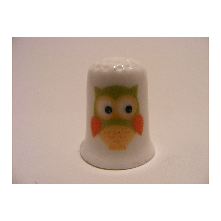 Uil tekening in kleur vingerhoedje