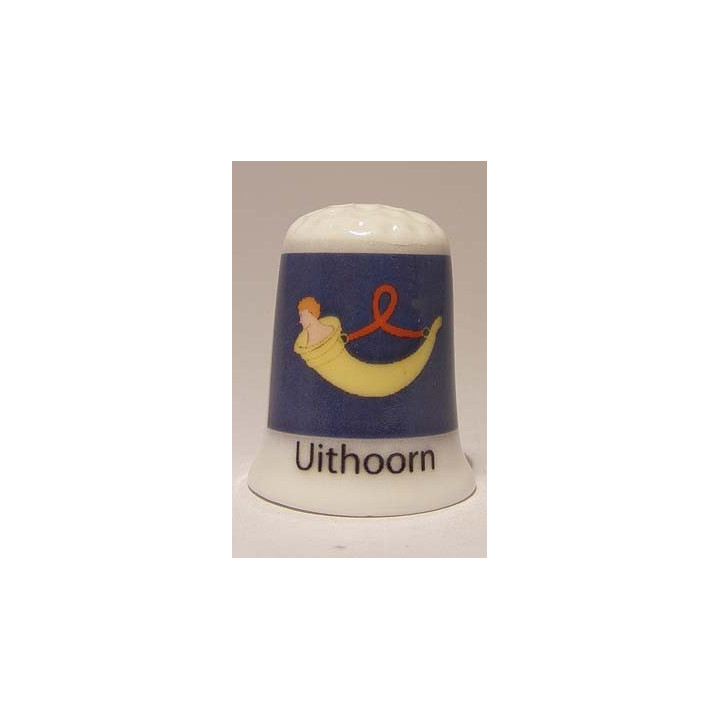 Uithoorn Nederlandse gemeentevlag op een porselein vingerhoedje