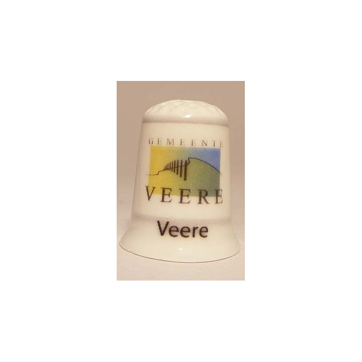 Veere Nederlandse gemeentevlag op een porselein vingerhoedje