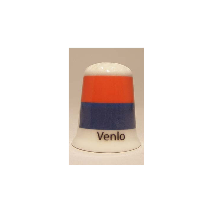 Venlo Nederlandse gemeentevlag van 1945-2010 op een porselein vingerhoedje