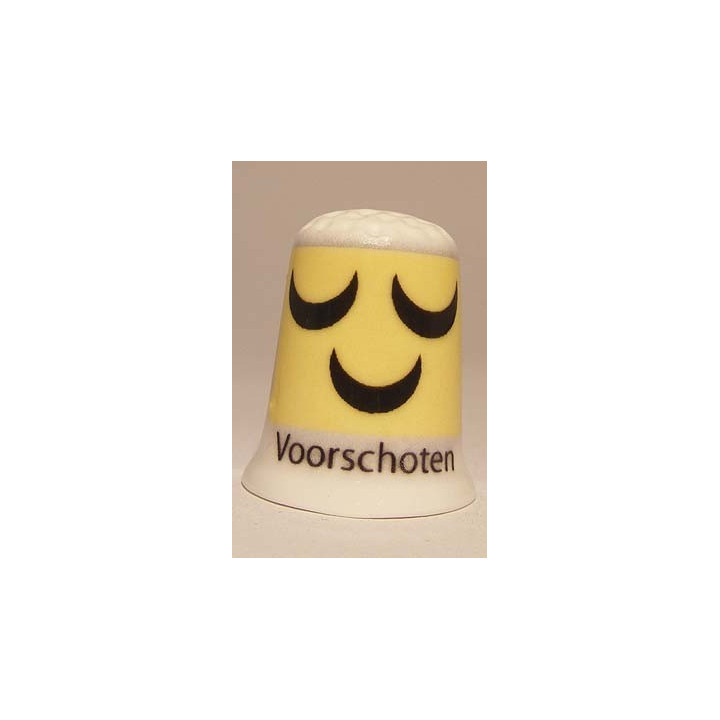 Voorschoten Nederlandse gemeentevlag op een porselein vingerhoedje