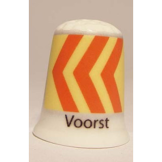 Voorst Nederlandse gemeentevlag op een porselein vingerhoedje