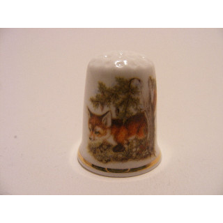 Vos sluipend door het bos vingerhoedje met goudrandje