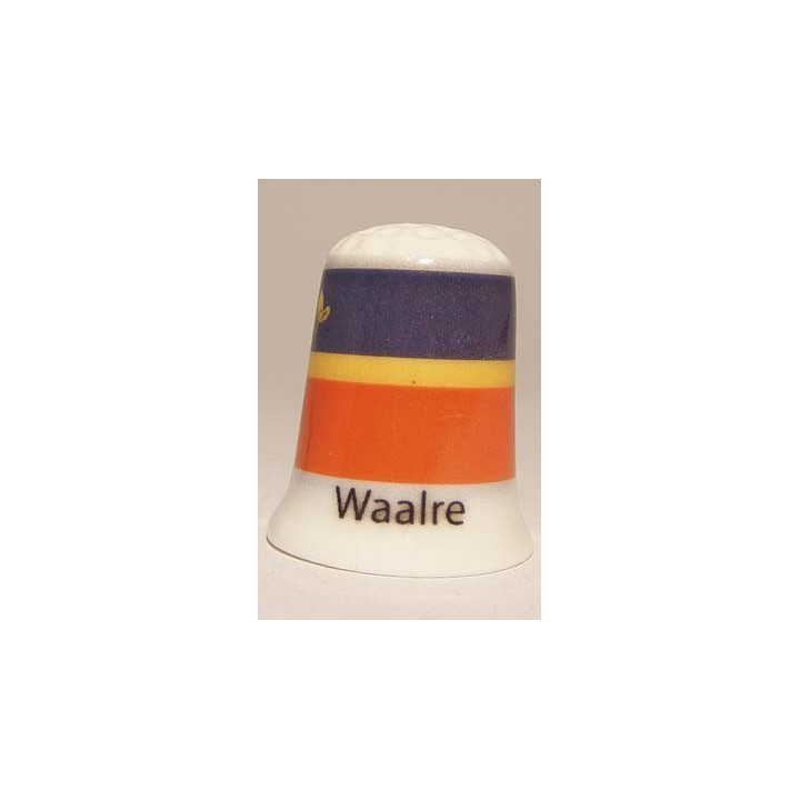 Waalre Nederlandse gemeentevlag op een porselein vingerhoedje