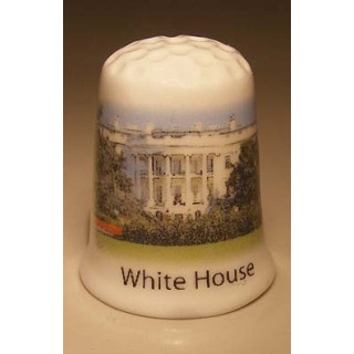 White House op een porselein vingerhoedje