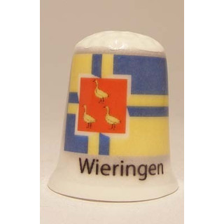 Wieringen Nederlandse gemeentevlag op een porselein vingerhoedje