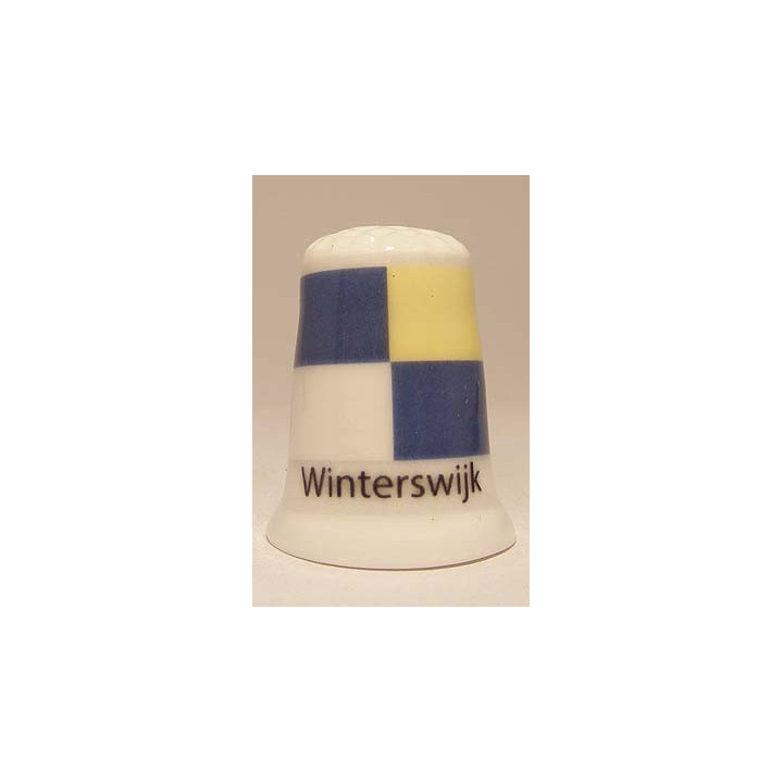 Winterswijk Nederlandse gemeentevlag op een porselein vingerhoedje