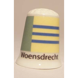Woensdrecht Nederlandse gemeentevlag op een porselein vingerhoedje