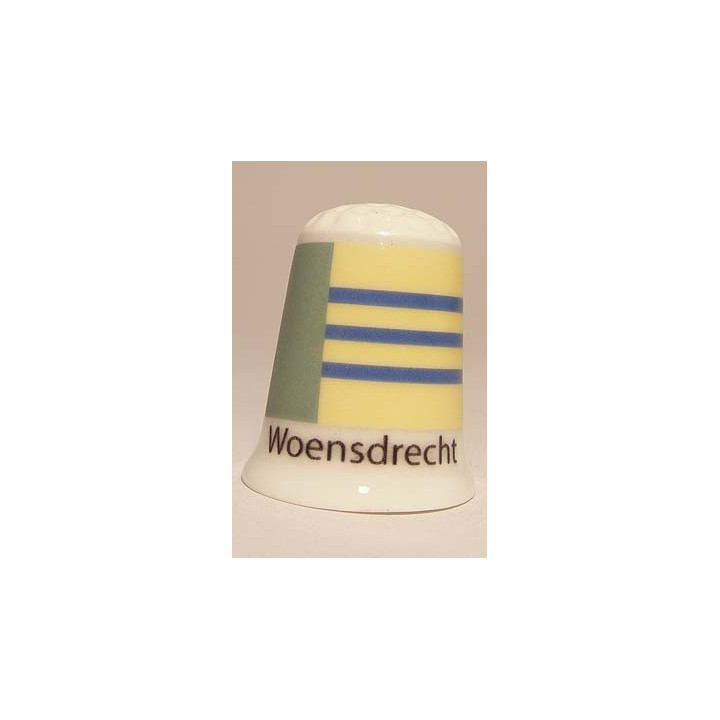 Woensdrecht Nederlandse gemeentevlag op een porselein vingerhoedje