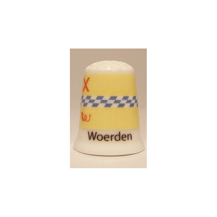 Woerden Nederlandse gemeentevlag op een porselein vingerhoedje