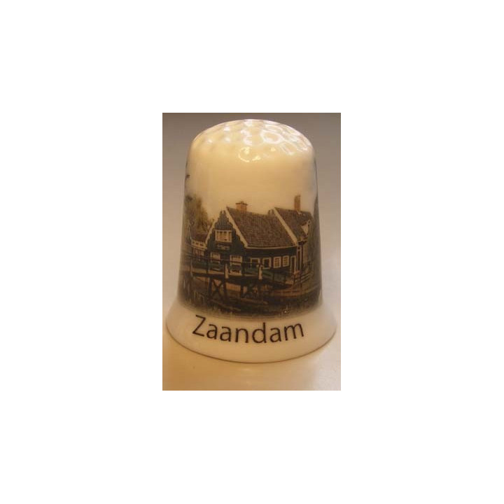 Zaandam op een porselein vingerhoedje