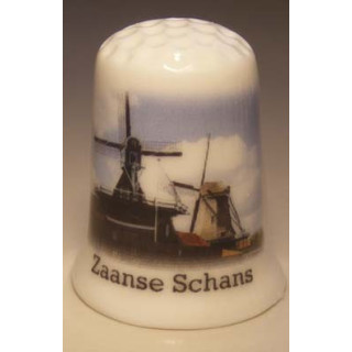 Zaanse Schans molens op een porselein vingerhoedje