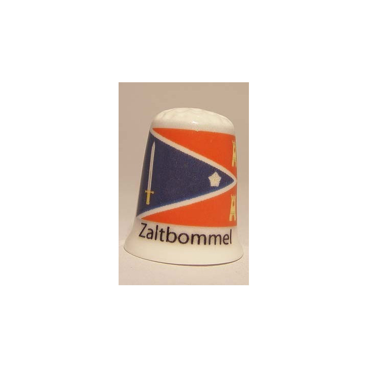 Zaltbommel Nederlandse gemeentevlag op een porselein vingerhoedje