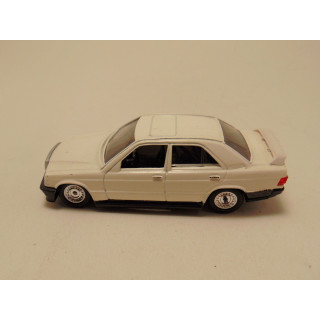 Mercedes 190 E met sunroof 1:43 Verem Creme