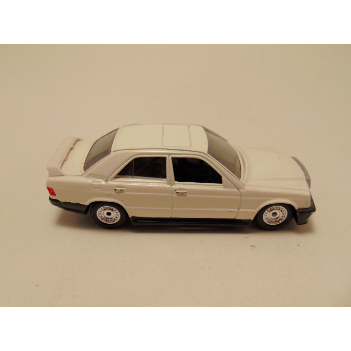 Mercedes 190 E met sunroof 1:43 Verem creme