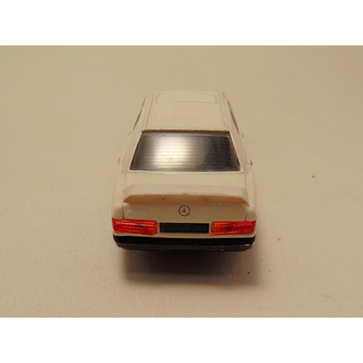 Mercedes 190 E met sunroof 1:43 Verem Creme