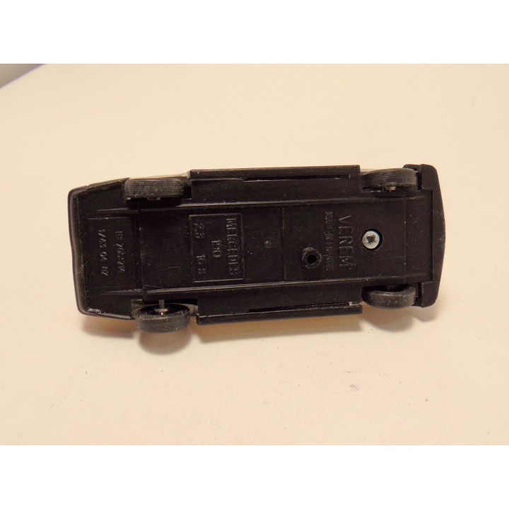 Mercedes 190 E met sunroof 1:43 Verem Creme