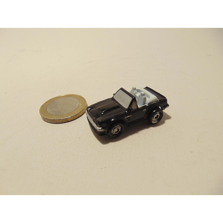 Aston Martin V8 Volante van kunststof Minys 3x1x1cm
