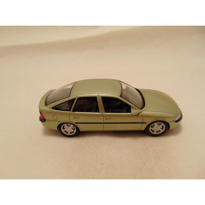 Opel Vectra 2001 1:43 Schuco zeegroen - modelauto