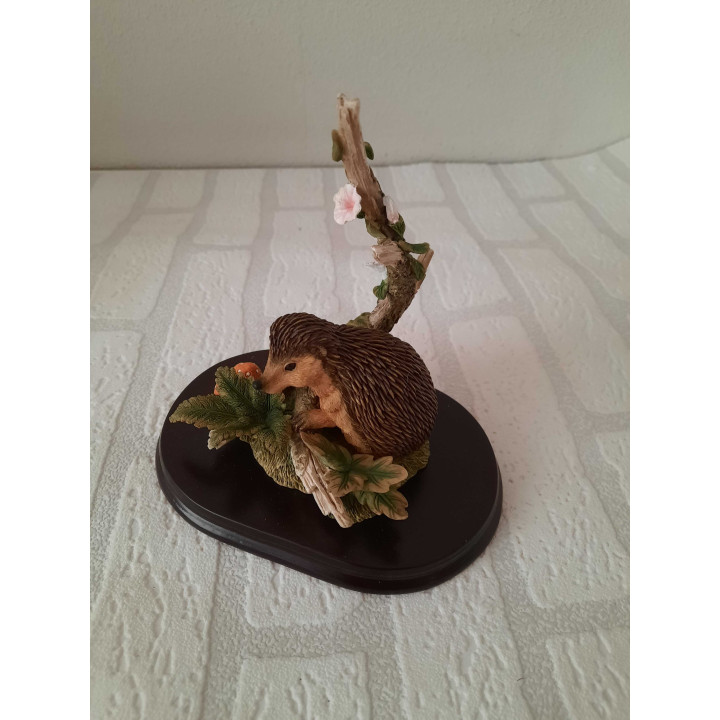 Egel op een hout plateau The Leonardo Collection LP10886