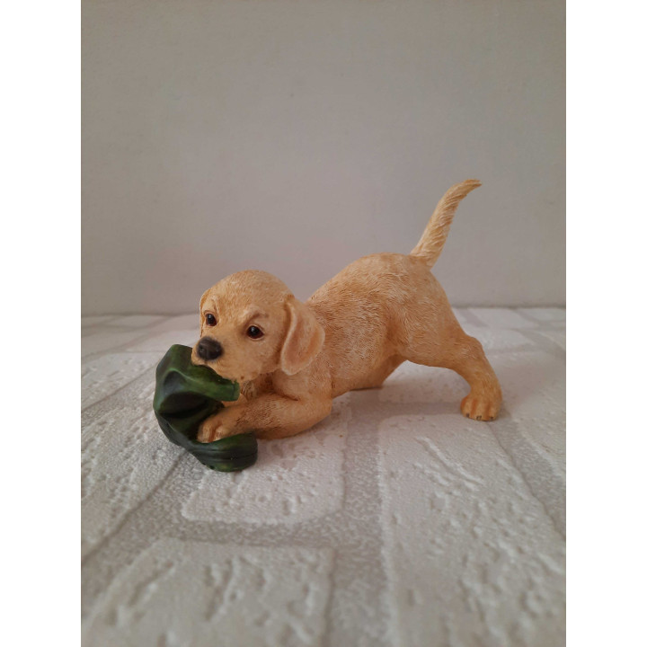 Labrador dog blond with boot The Leonardo Collection LP11666