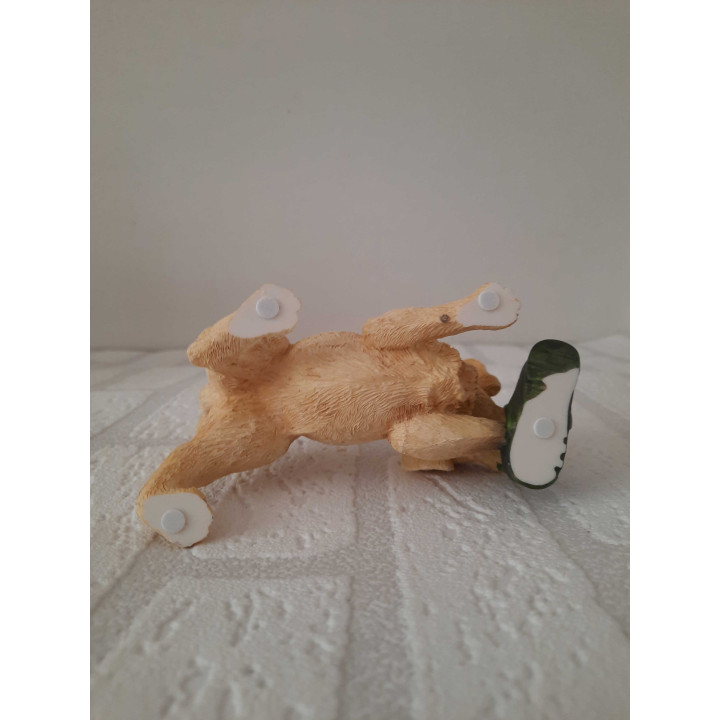 Labrador dog blond with boot The Leonardo Collection LP11666