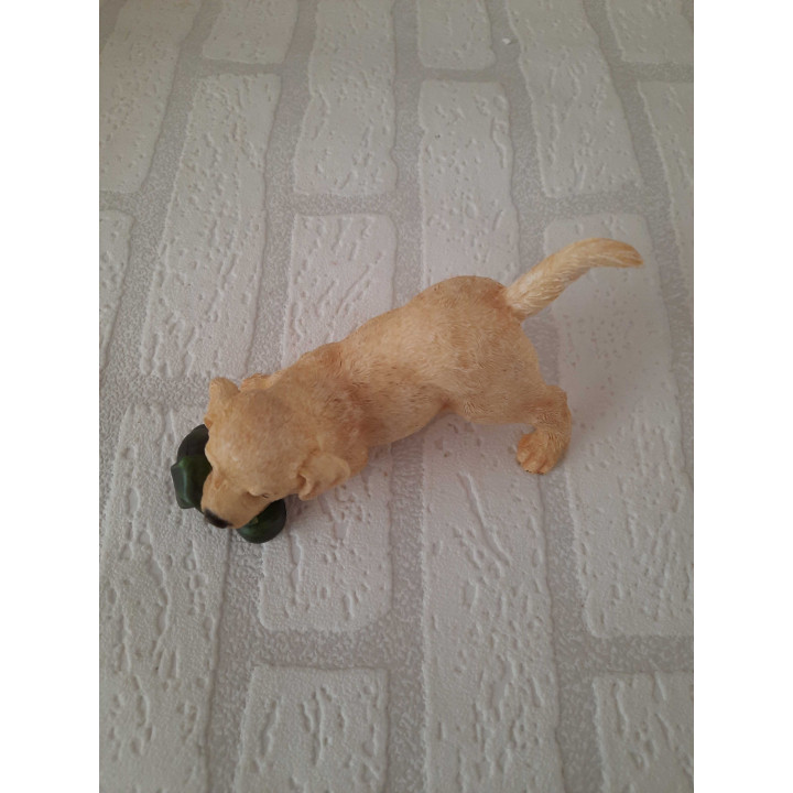 Labrador dog blond with boot The Leonardo Collection LP11666